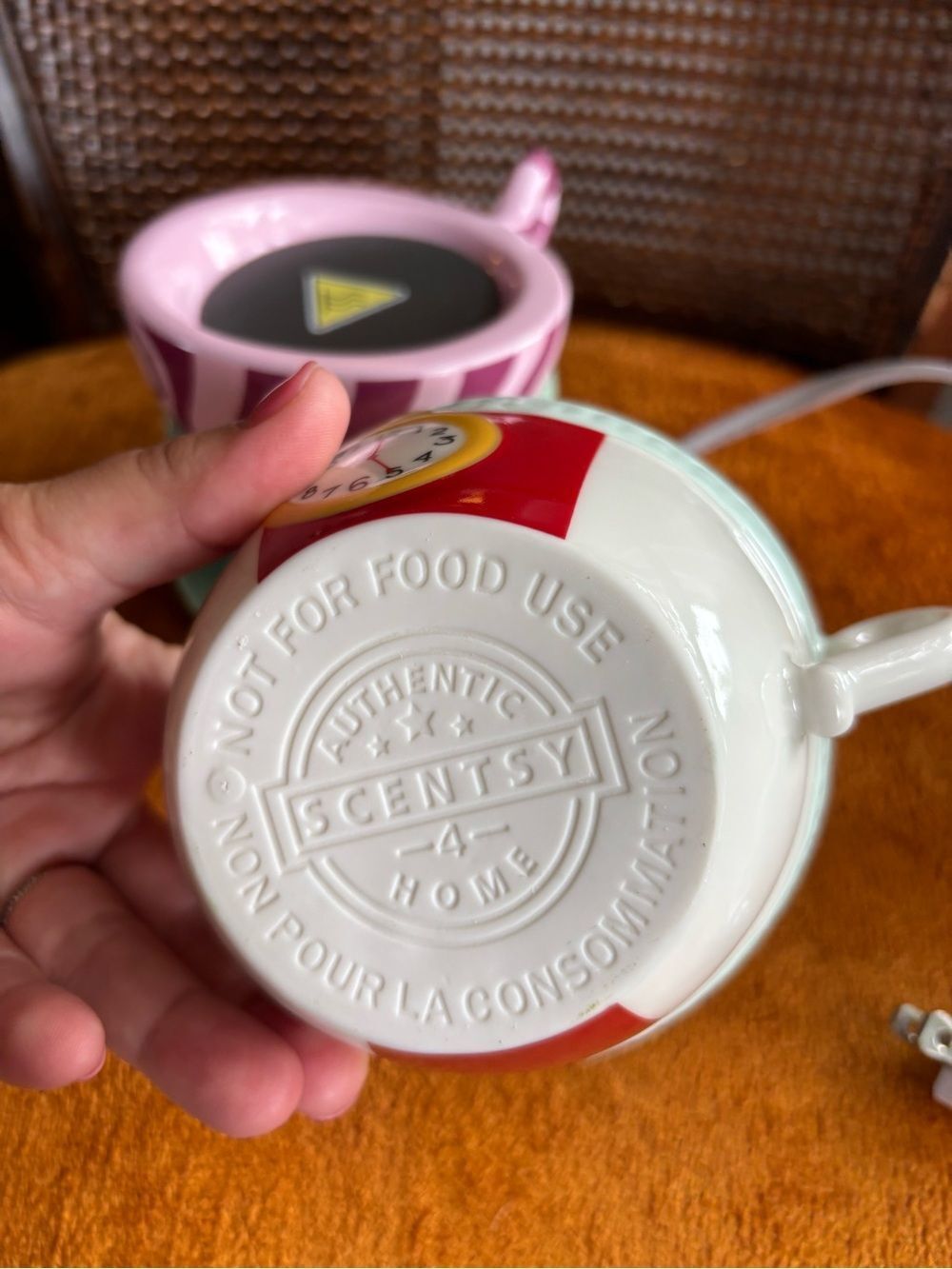 Disney Scentsy Alice Wonderland Teacup Retired Cheshire Cat & Alice Wax Warmer - Picture 9 of 9